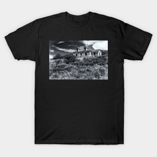 Creignish Stone Cottage in Black & White T-Shirt